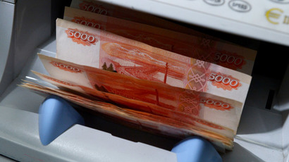 Russia ends dollar/euro currency peg, moves to free float