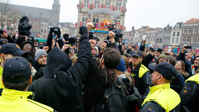 90 arrested amid protest over ‘racist’ Dutch ‘Black Pete’ festival