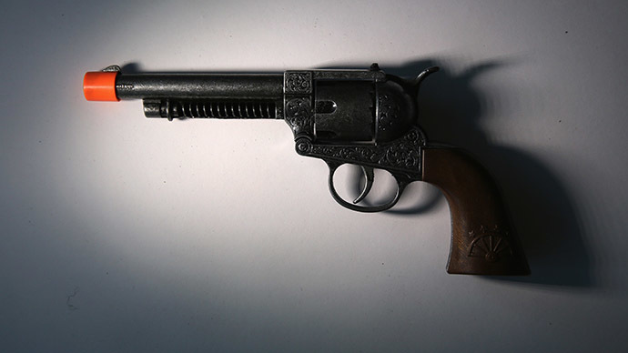 Wyoming robber with toy gun shot by pharmacist with real one