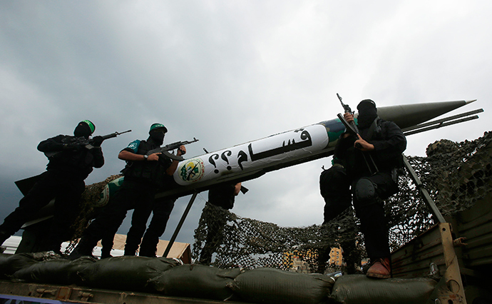 Palestinian members of al-Qassam Brigades, the armed wing of the Hamas movement (Reuters / Suhaib Salem)