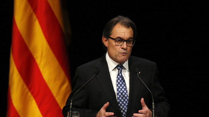 Spain investigates Catalonia leader over independence vote