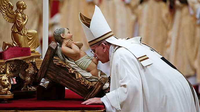 ‘God stronger than darkness & corruption’: Pope delivers Christmas message