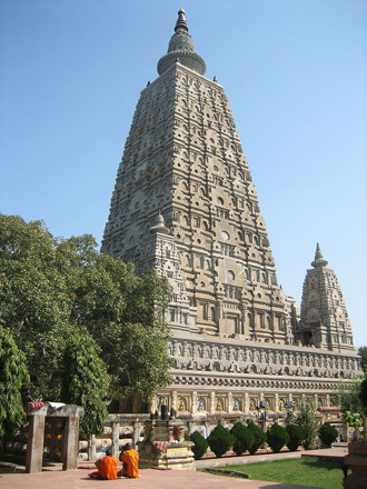 Mahabodhi Temple in Bodh Gaya. (Image from wikipedia.org)