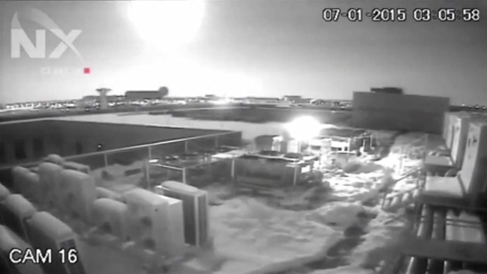 Meteoroid flares in night sky over Romanian capital (VIDEO)