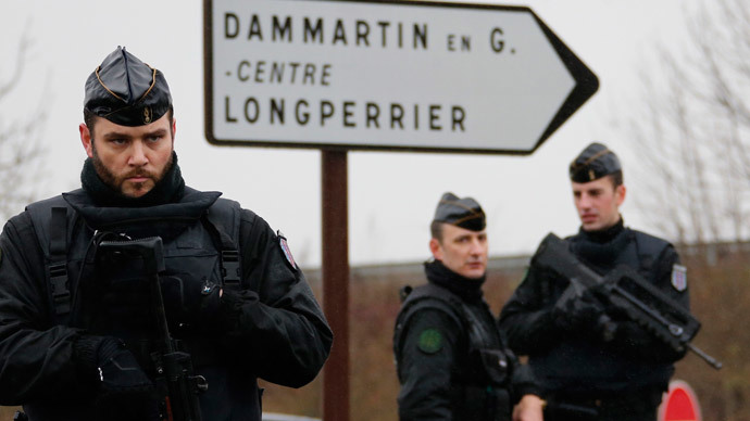 Hostage drama northeast of Paris as police reportedly corner shooting suspects