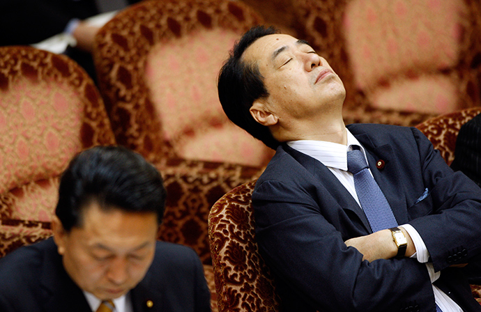 Japan's Finance Minister Naoto Kan (R), next to Prime Minister Yukio Hatoyama, attends the Upper House Budget Committee at the parliament in Tokyo March 10, 2010 (Reuters / Yuriko Nakao)