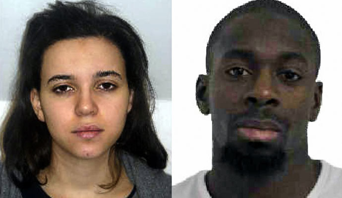 This comabination of images released on January 9, 2015 by the French police shows Hayat Boumeddiene (L) and Amedy Coulibaly (R), suspected of being involved in the killing of a policewoman in Montrouge on January 8. (AFP Photo)