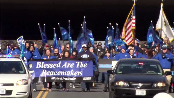 #BlueLivesMatter: Hundreds rally in support of police officers in Washington DC (VIDEO)