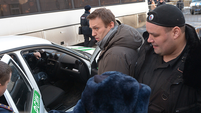 Moscow court upholds house arrest for Navalny