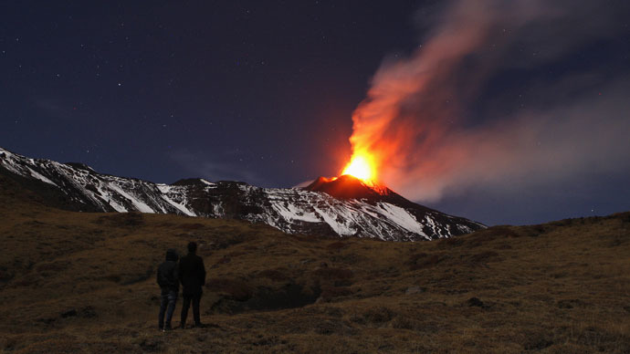 Deadly beauty: Lava flow at Italy’s Etna volcano (PHOTOS)