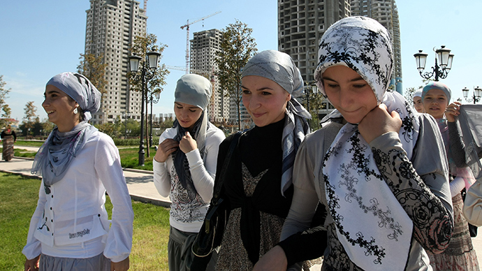 ‘No threat to society’ – top Russian mufti appeals to Putin in defense of hijab