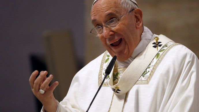 Papal smackdown! Pope Francis under fire for endorsing spanking of kids