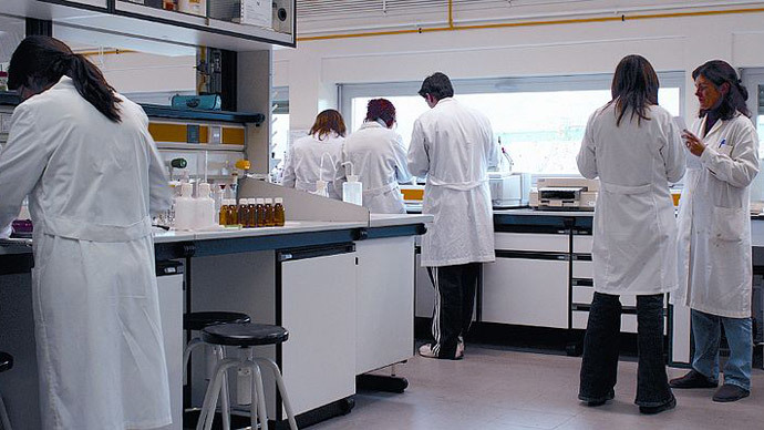 Scientists in a laboratory of the University of La Rioja.(Image from wikimedia.org)