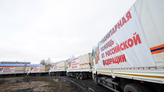 A column of trucks with a Russian humanitarian aid during the formation of a thirteenth humanitarian convoy for Donbas in the settlement of Kovalevka in the Rostov Region.(RIA Novosti / Sergey Pivovarov)