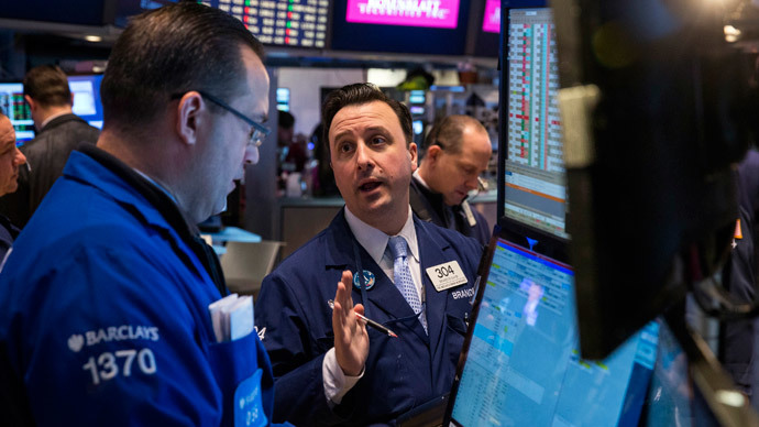 US regulators revive effort to cut Wall Street risk taking bonuses