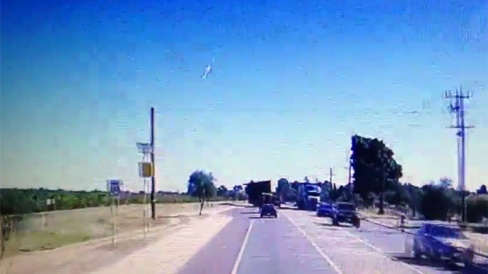 Fireball flying over Perth caught on dashcams, scientists suspect meteorite