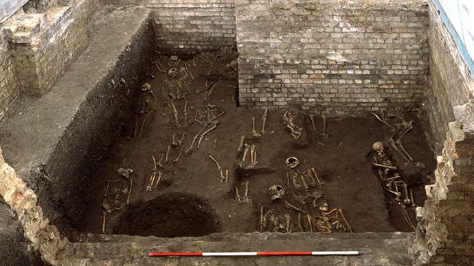 Medieval tomb: 1,300 bodies discovered under Cambridge college