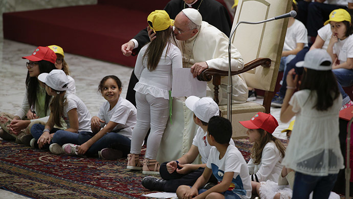 'Many powerful people don't want peace,' Pope tells children