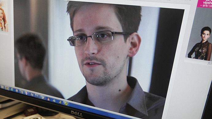 Snowden talks NSA surveillance reform, reveals Papa John’s exists in Russia