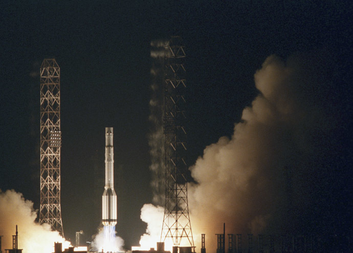 12/01/1989 A Proton rocket carrying the Granat orbital observatory lifts off from the Baikonur Center at 11:21 PM. (RIA Novosti / Alexander Mokletsov)