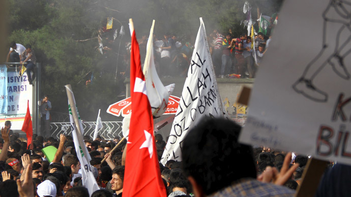 Two killed, over 100 wounded in blasts at pro-Kurdish rally in Turkey