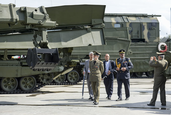 Military representatives of foreign states, attending the ceremony of opening the ARMY-2015 international forum in the military park Patriot, in the town of Kubinka, Moscow Region, June 16, 2015. (RIA Novosti/Alexander Vilf)