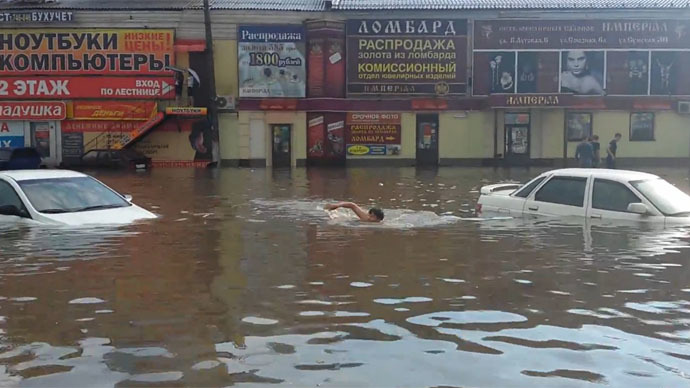 Swim to your car, it’s 'normal'! Downpour turns roads to rivers in Russian cities (PHOTOS)