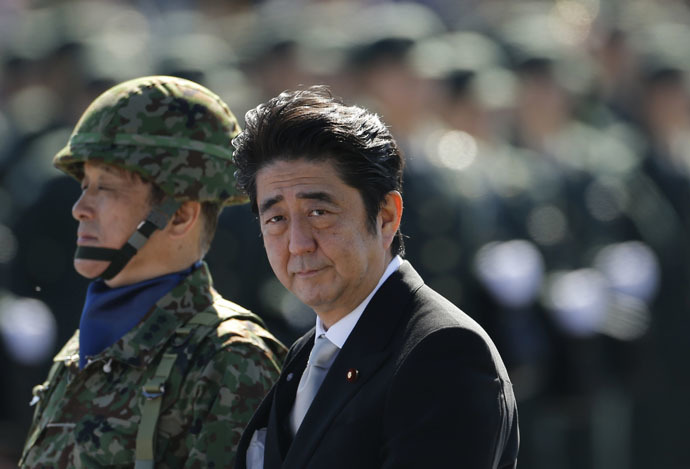 Japanese Prime Minister Shinzo Abe (R) (Reuters/Issei Kato)