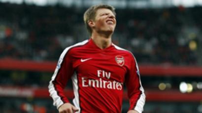 Arshavin snatches his first award in England