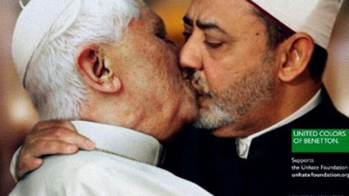 Pope kisses Muslim Cleric: Shock 'Unhate' ad canned