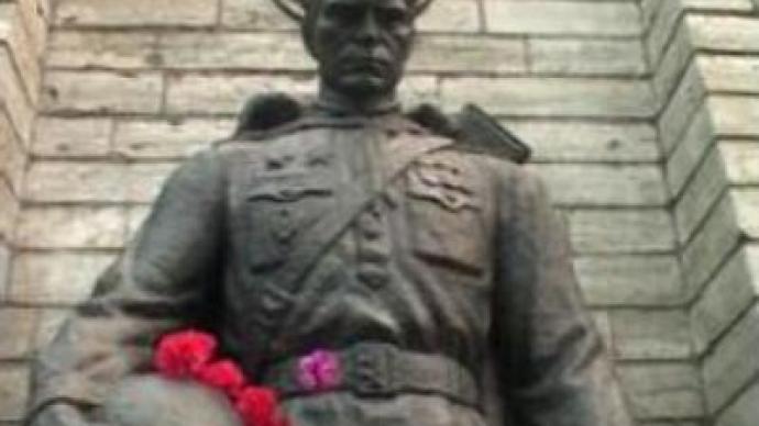 'Bronze Soldier' defended in Estonia