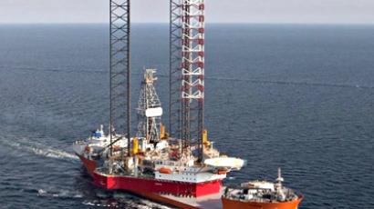 Search continues for sunken oil rig crew