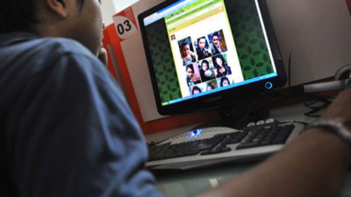 Egypt bans online porn, causing split in society
