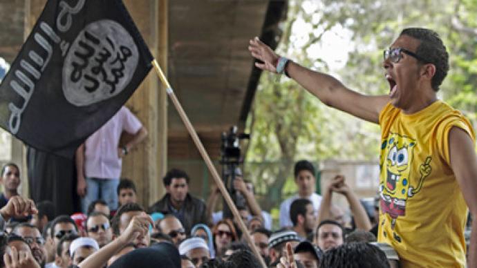 At least 90 injured in Cairo as military close eyes on attack against protesters