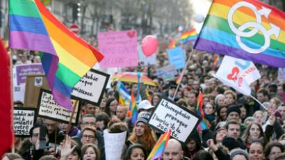 Thousands march in Paris against same-sex marriage and adoption (PHOTOS)
