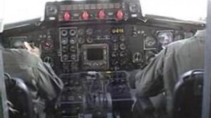 Indonesia to retrieve jet 'black boxes'