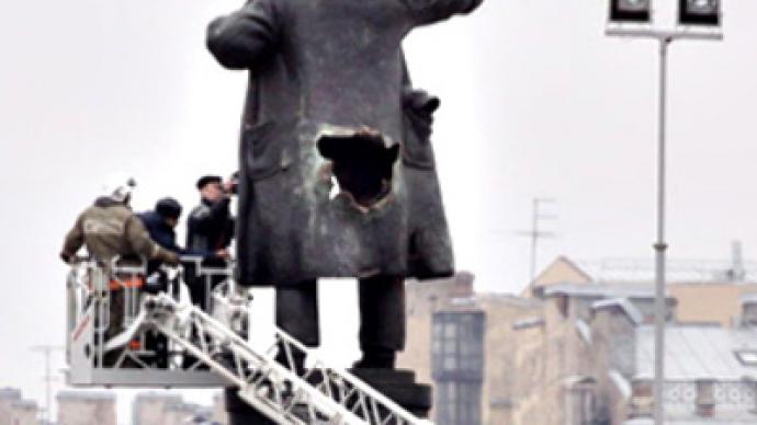 Lenin statues under attack