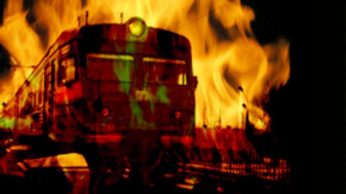 Man burns wife to death on suburban train