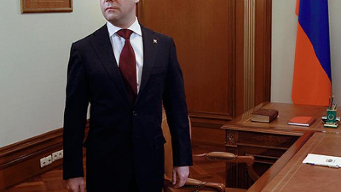 Medvedev calls to stop conflict in Libya