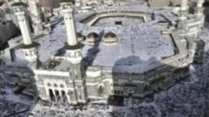 Muslim pilgrims flock to Mecca