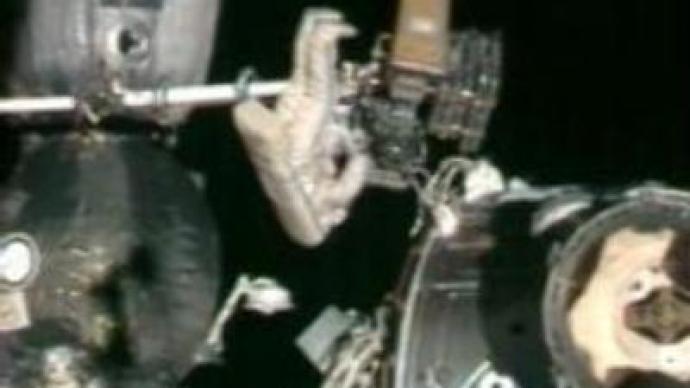 Russian cosmonauts successfully finish spacewalk