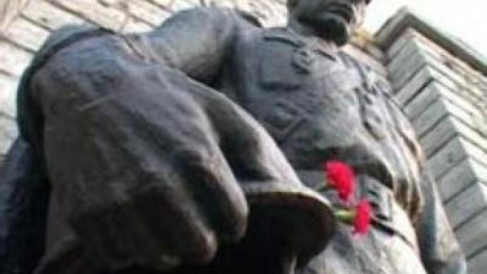 Soviet war memorials outlawed in Estonia