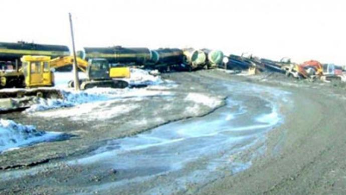 Huge sulfuric acid spill in Urals as at least 12 tanks derailed