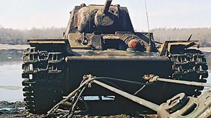 WWII tank to leave refuge in Neva River