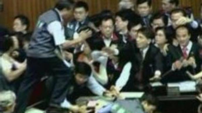 Thai lawmakers get physical