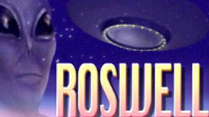 Thousands Commemorate 1947 UFO 'Crash' (ABC News)
