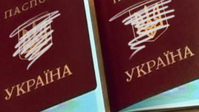 Ukrainians rush for Russian citizenship