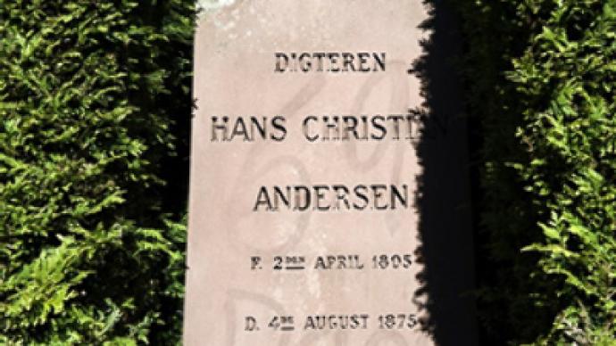 Vandals target Hans Christian Andersen tomb