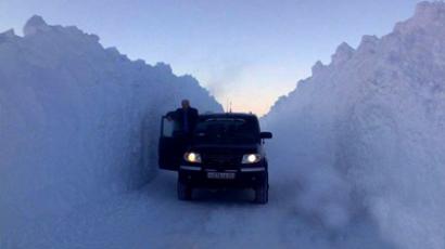 Gigantic snowstorm paralyses North East US