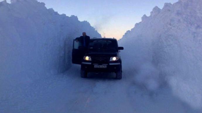 Snowpocalypse Russia: 'Snow tsunami' swallows streets, cars, buildings